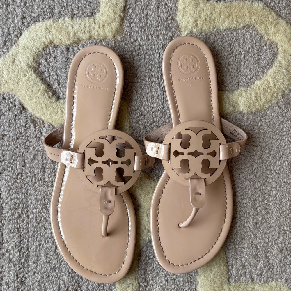 Tory Burch Miller Shell Pink Patent Leather Sandals with Logo Medallion size 9